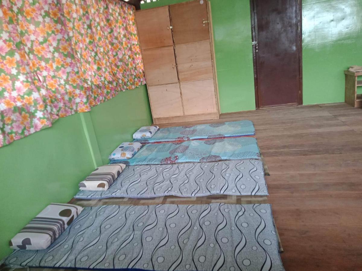 Roca'S Homestay Backpackers Chalet Batuan Bagian luar foto