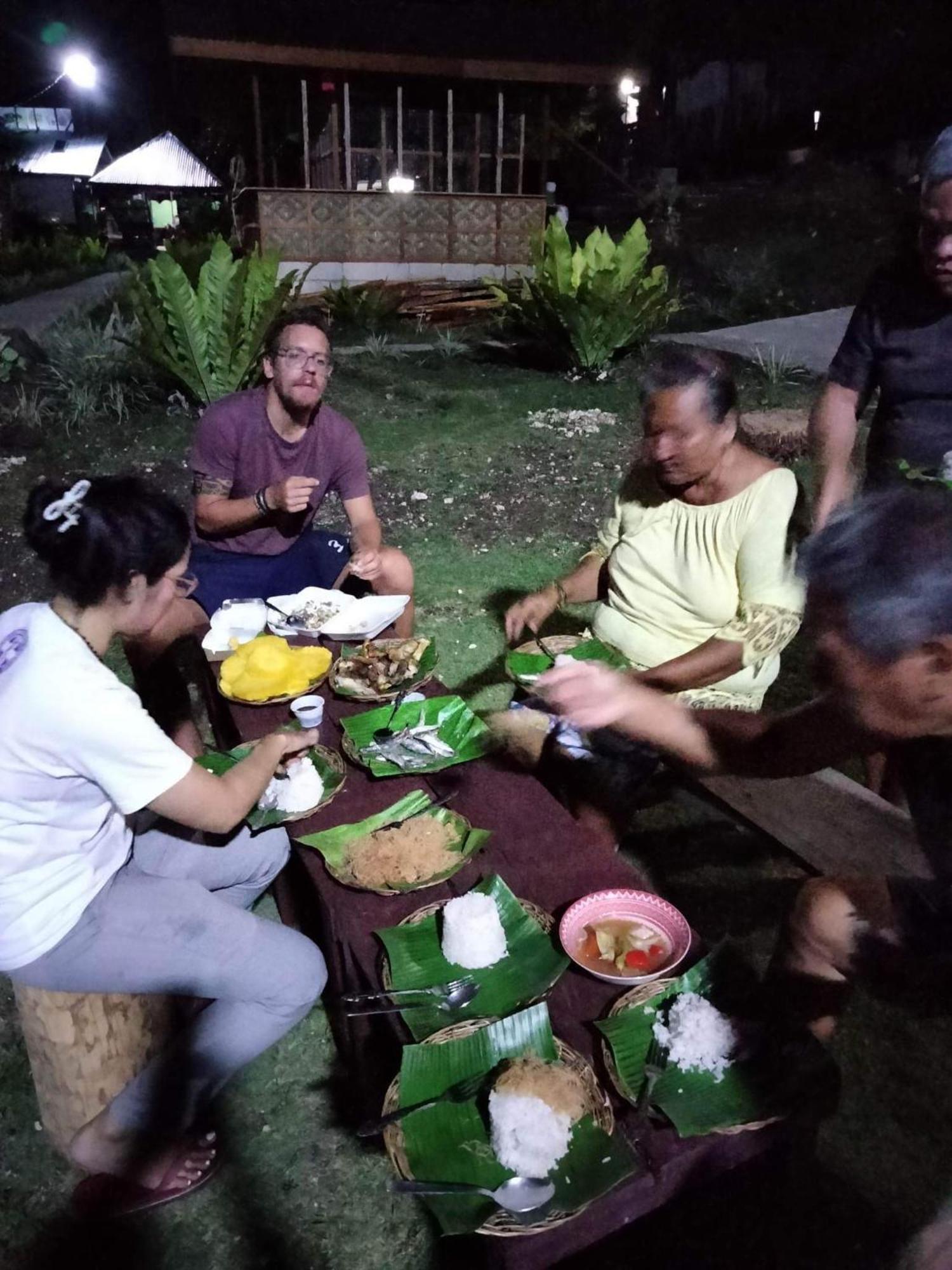 Roca'S Homestay Backpackers Chalet Batuan Bagian luar foto
