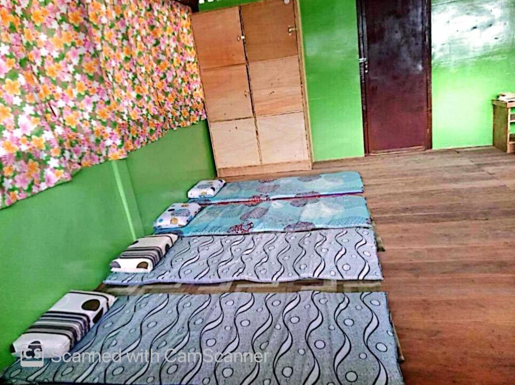 Roca'S Homestay Backpackers Chalet Batuan Bagian luar foto