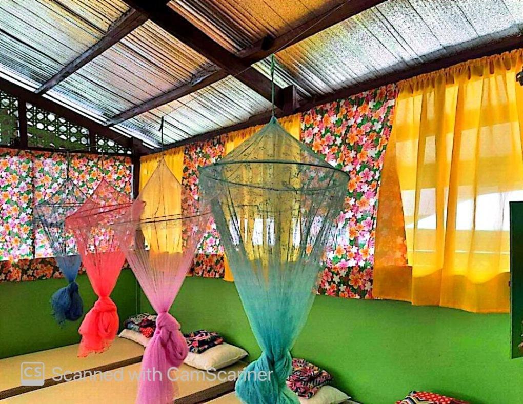 Roca'S Homestay Backpackers Chalet Batuan Bagian luar foto