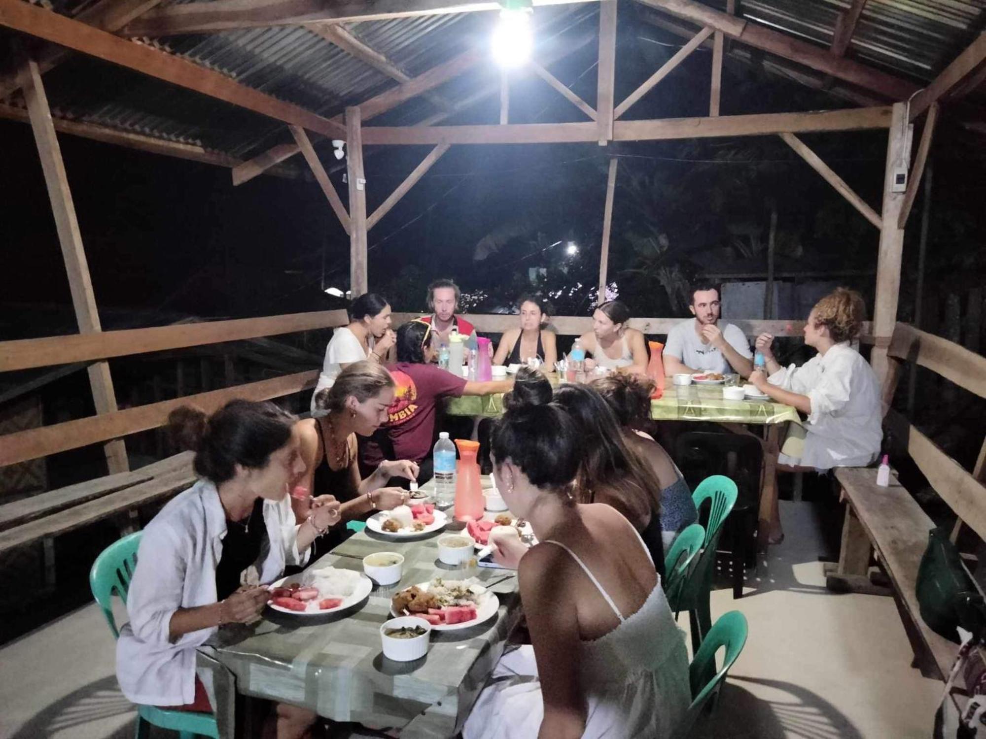 Roca'S Homestay Backpackers Chalet Batuan Bagian luar foto