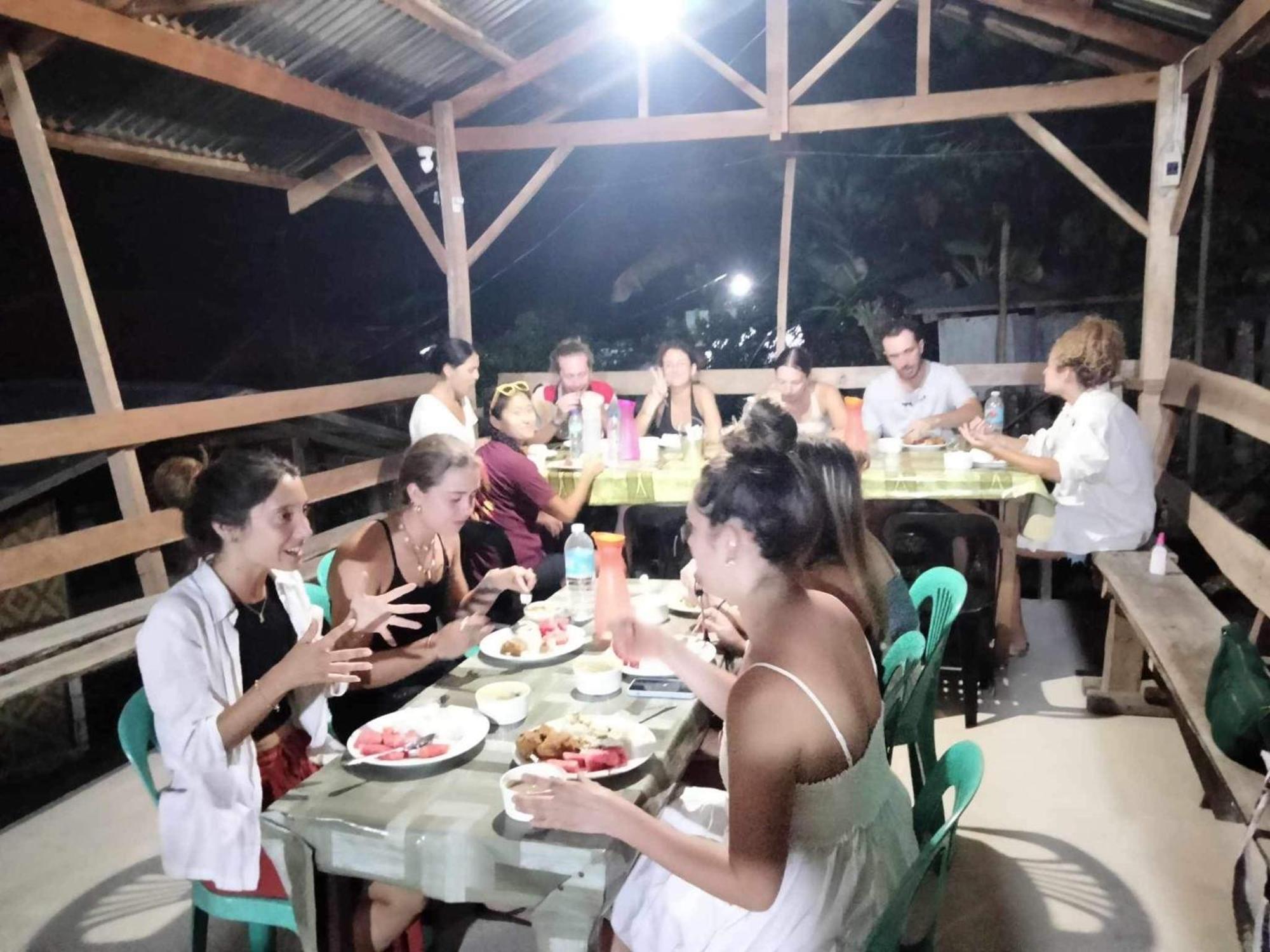 Roca'S Homestay Backpackers Chalet Batuan Bagian luar foto